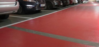 garage Een parkeergarage met een Floorbridge profiel verwerkt in de vloer.